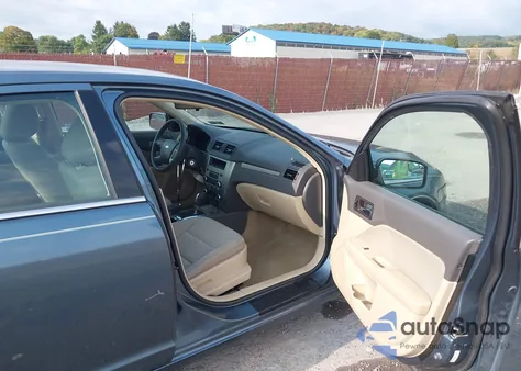 2011 Ford Fusion Se z USA, uszkodzony, nr VIN 3FAHP0HAXBR322634